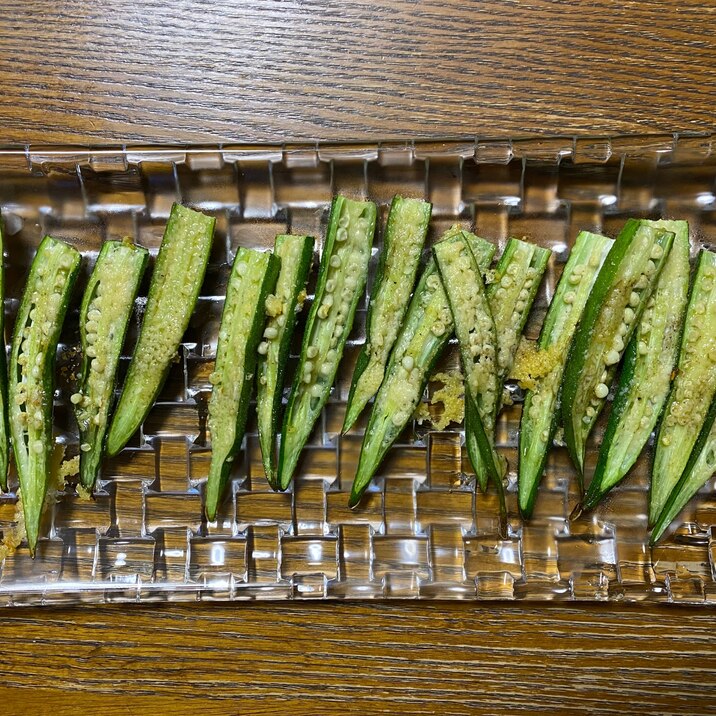 ビールに合う！オクラのオリーブチーズ焼き